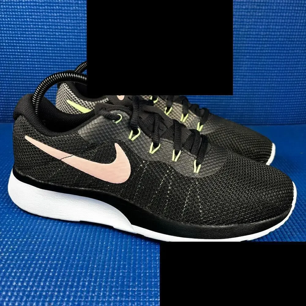 🔴 NIKE TANJUN RACER Women Size 8.5 Black Pink Athletic Running Shoes 921668-009